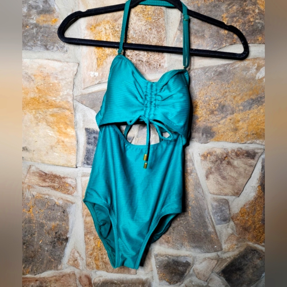 Time true green one Piece